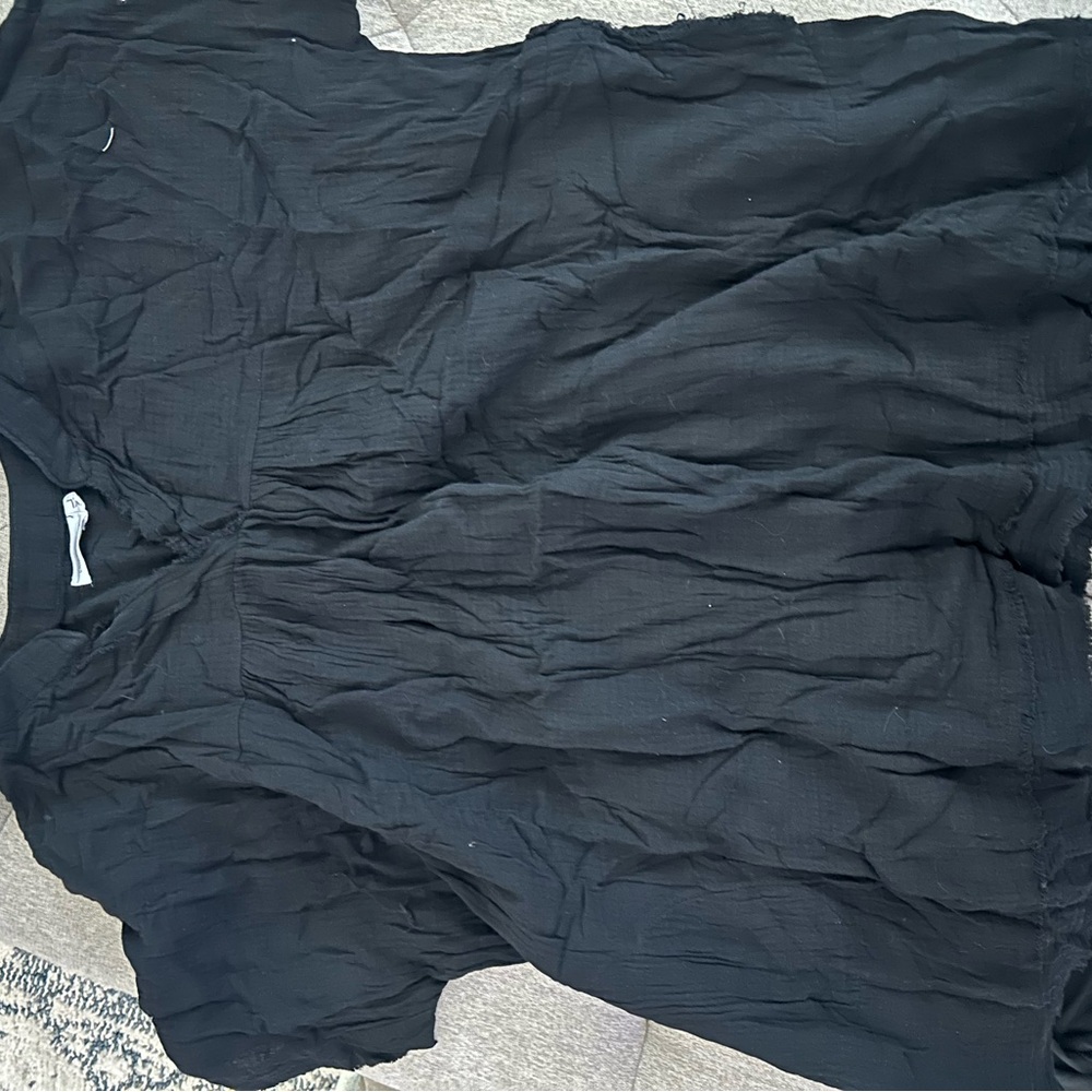 NWOT black linen Chic soul top